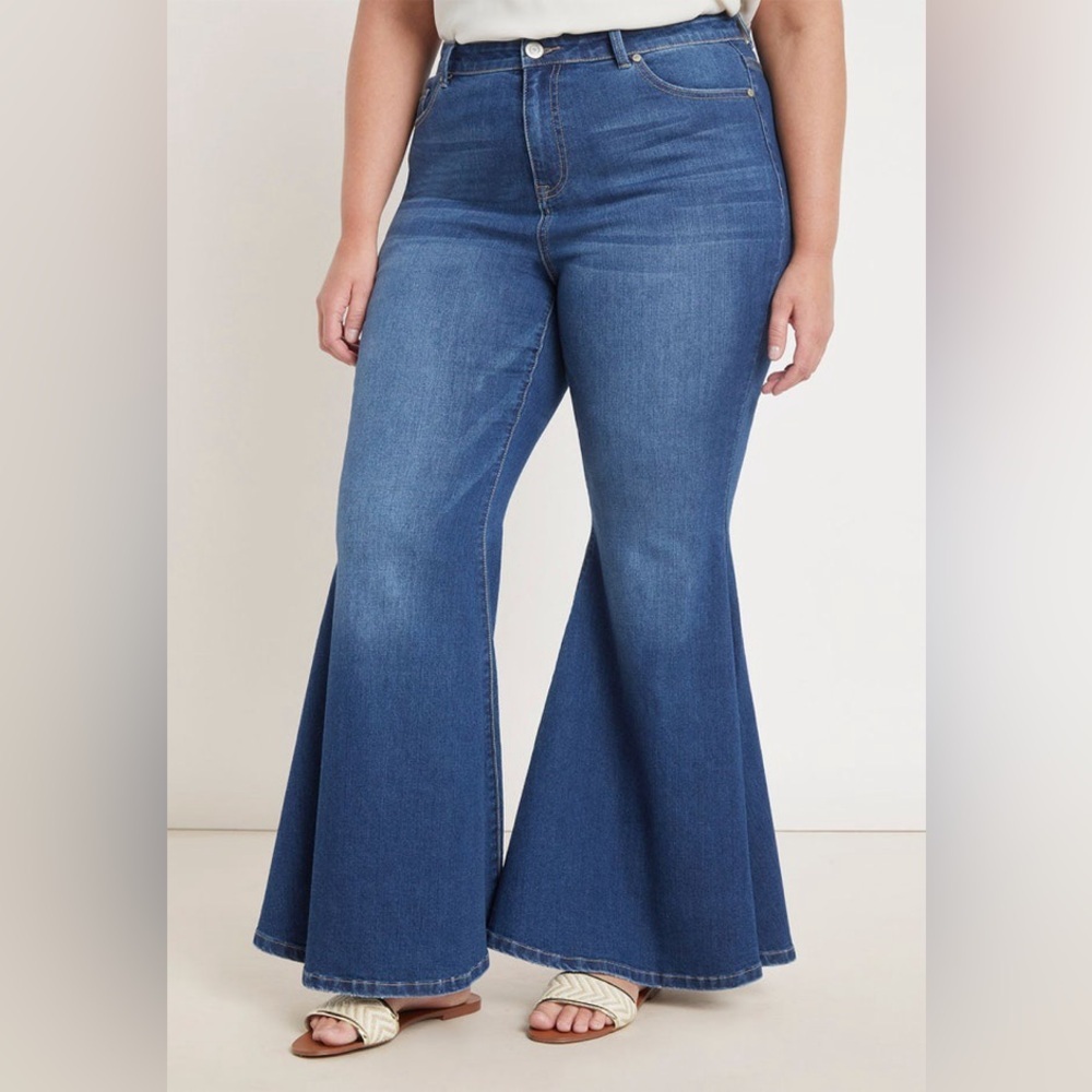 Eloquii Classic Blue Classic Fit Bell Bottom Flare Leg Jeans Plus Size 20 NEW - Picture 4 of 16